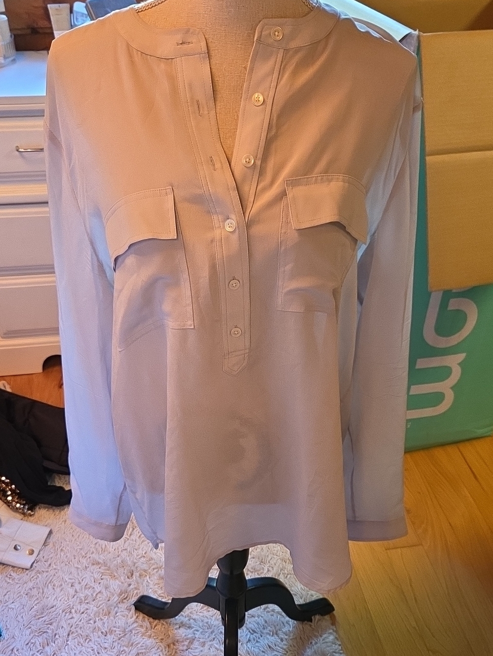 Light Grey Women's Button-Front Tunic Blouse Xl